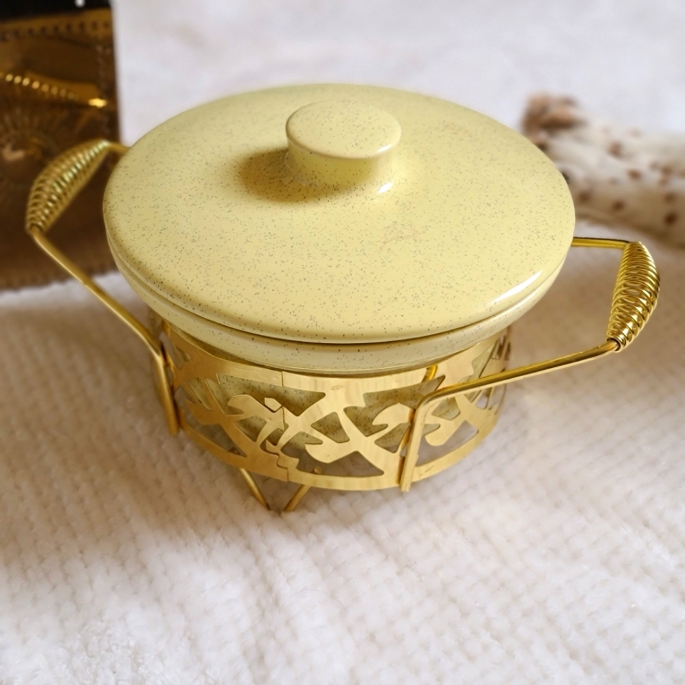 VINTAGE BAUER POTTERY 1950S Casserole  and stand